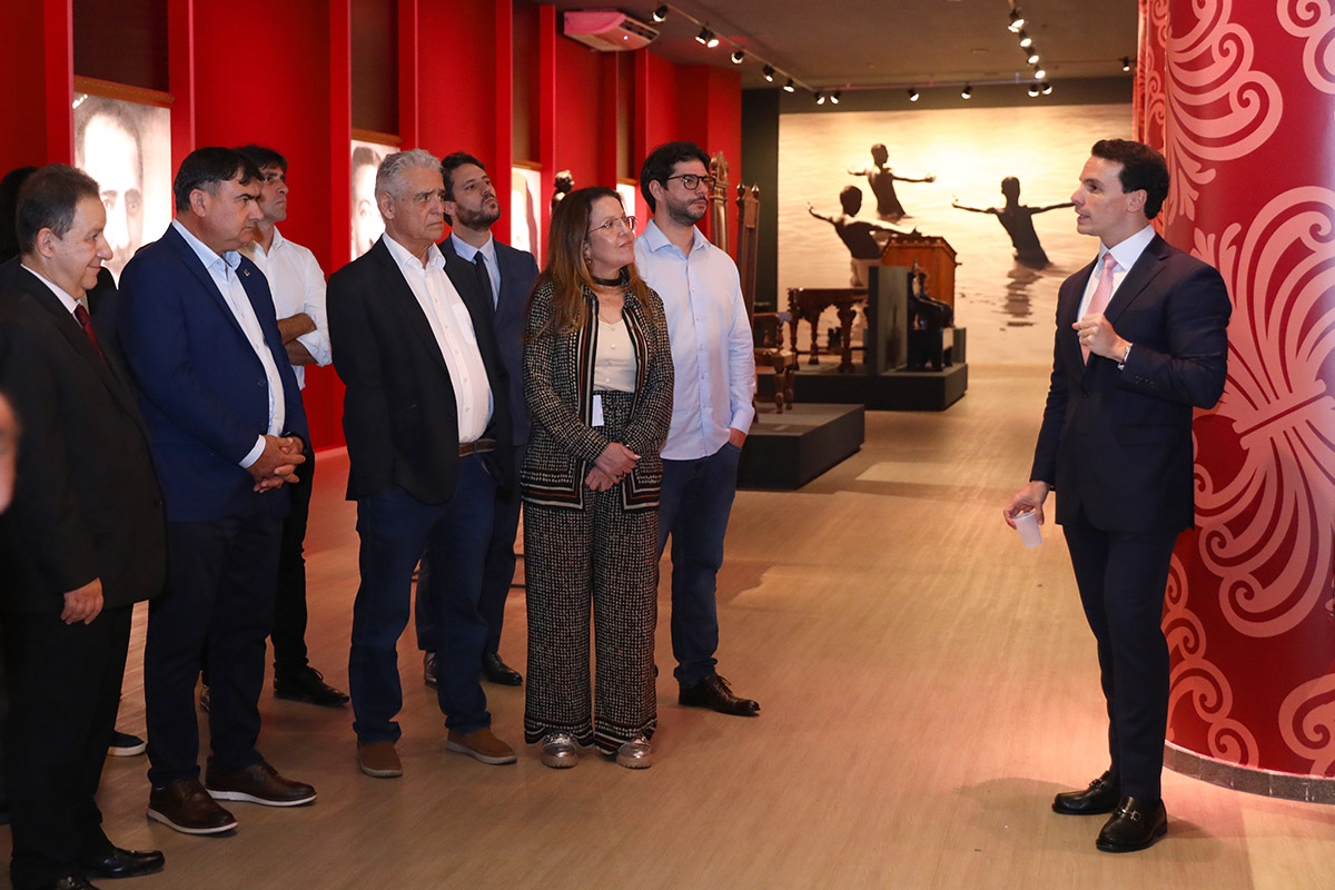 NOTÍCIA: Exposição sobre 190 anos recebe empresários do ES em Ação